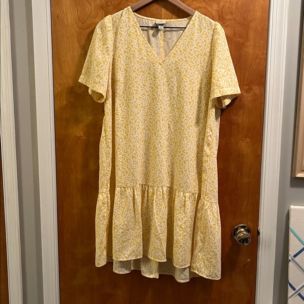 A New Day Yellow and White V-Neck Dress